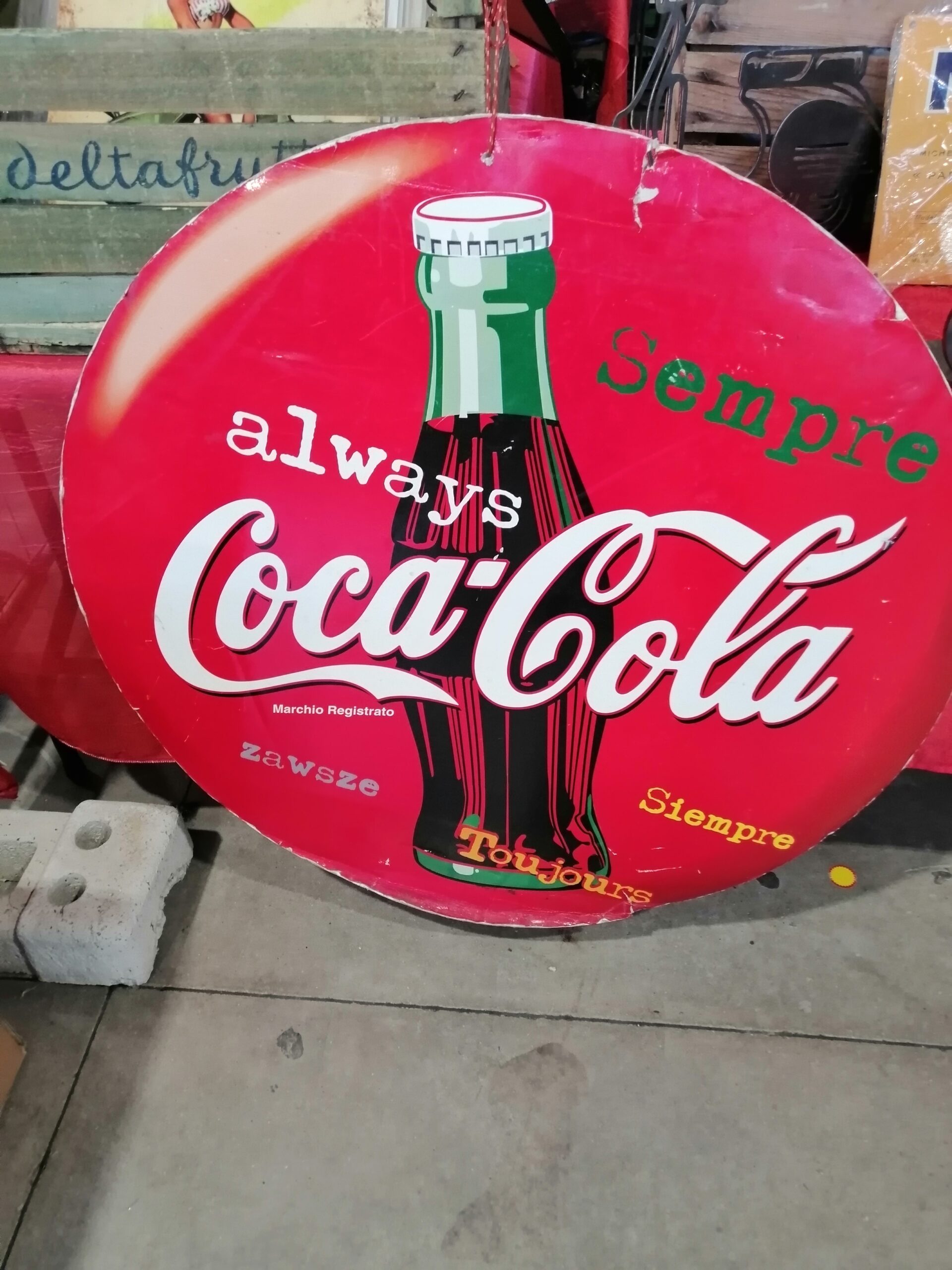 coca cola. Insegna in cartone diametro 80 cm degli anni 70